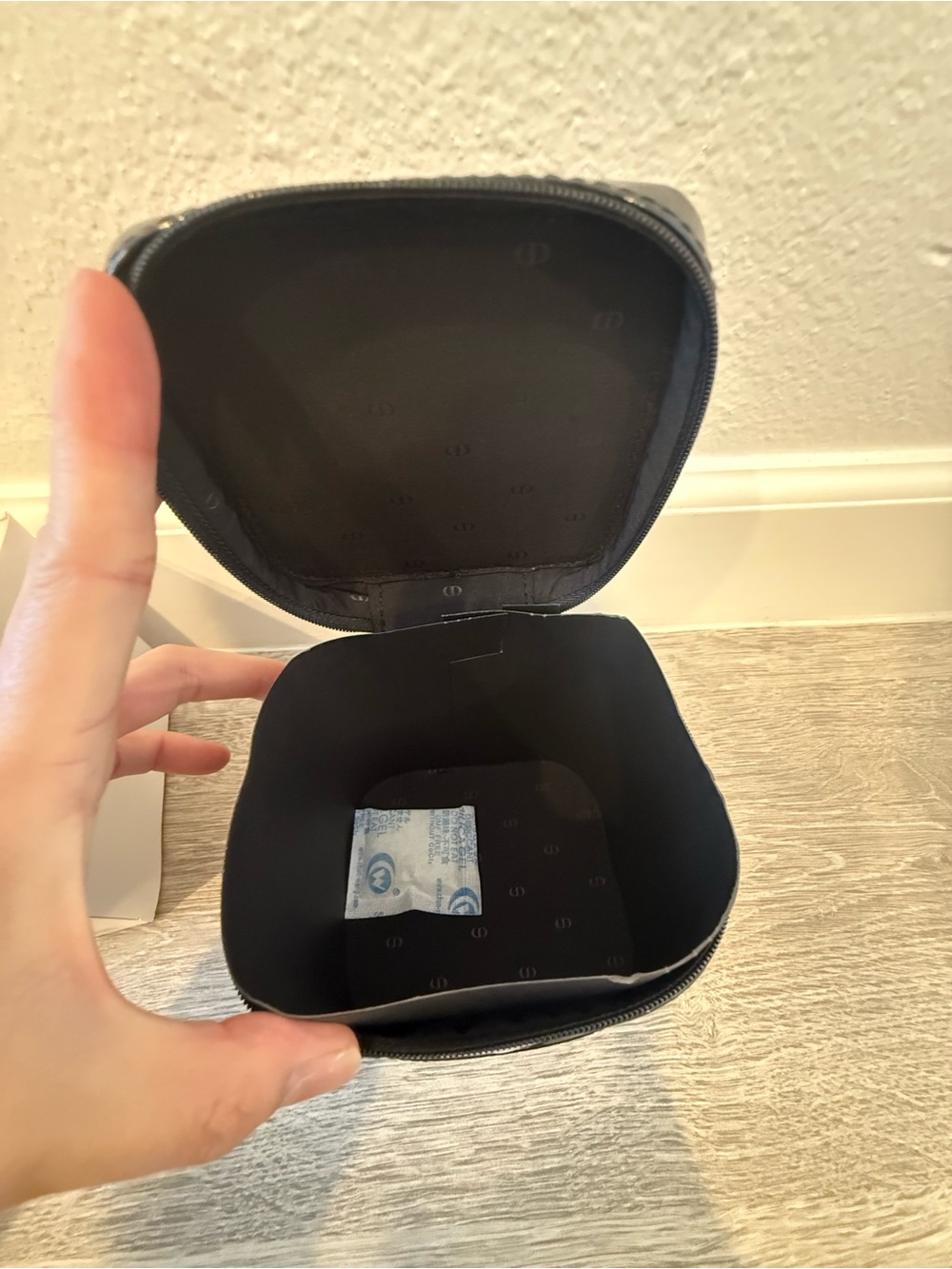 Dior Black Patent CD Monogram Vanity Case - Picture 6 of 6